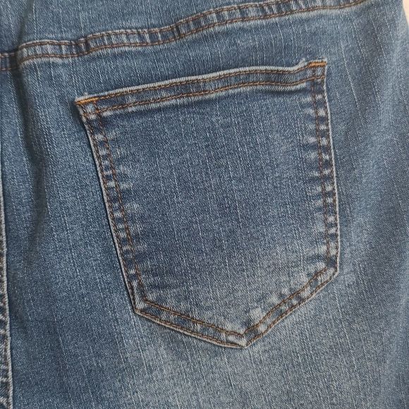 PLUS SIZE SHEIN WOMAN'S JEAN SHORTS - Picture 7 of 10